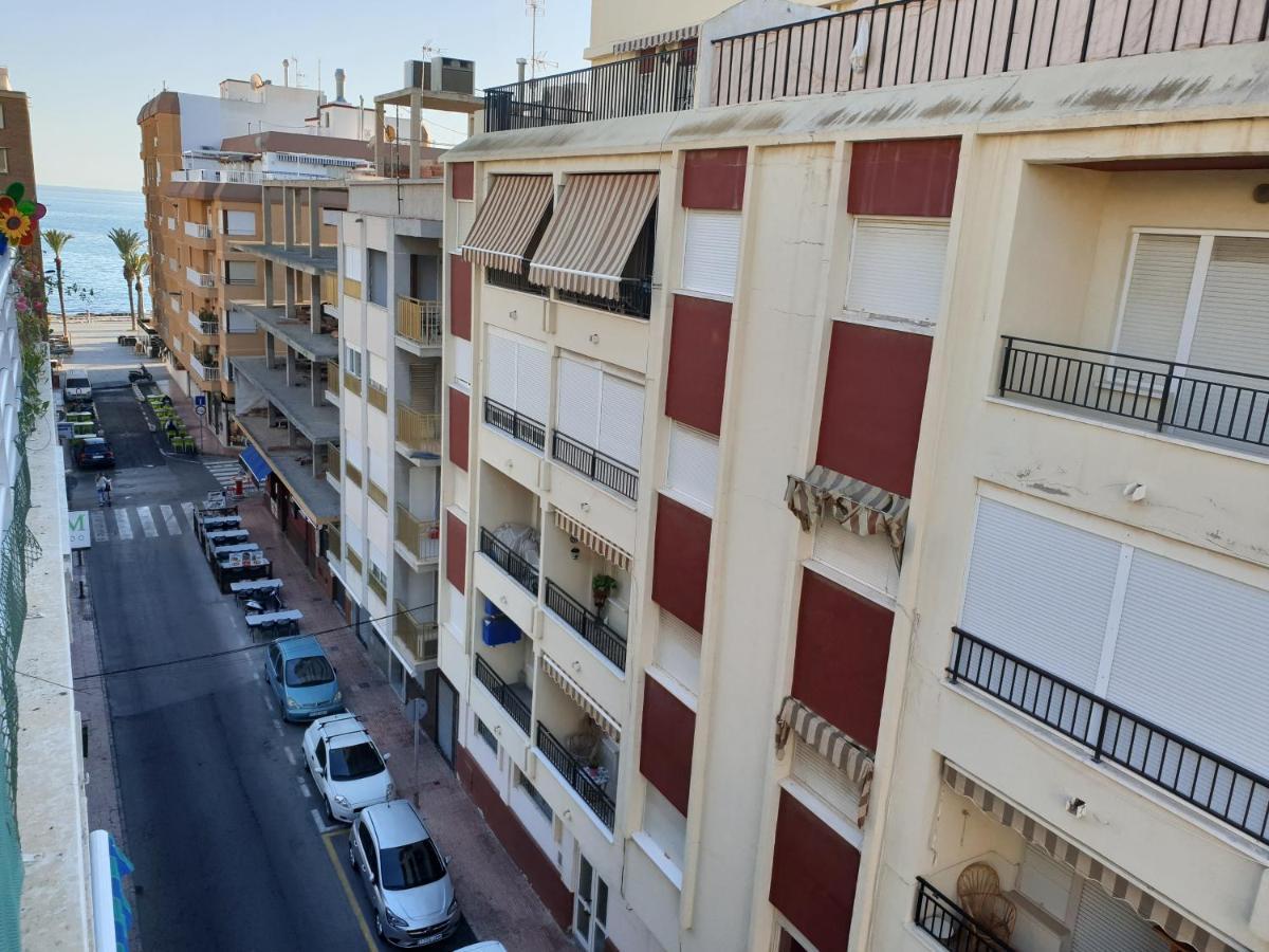 Beachside Apartment In Torrevieja Eksteriør bilde