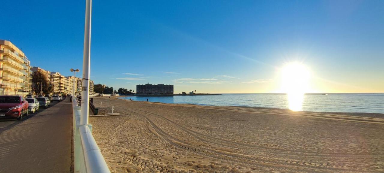 Beachside Apartment In Torrevieja Eksteriør bilde